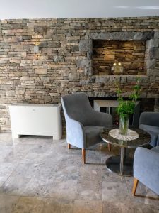 Puhallinkonvektorit sopivat vaativaankin sisustukseen Puhallinkonvektorit julkisiin tiloihin